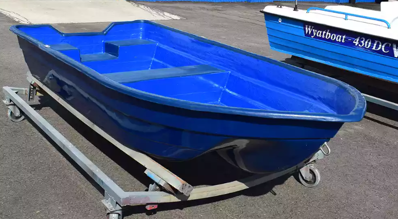 Стеклопластиковая лодка Neman-340 (тримаран) в Салавате