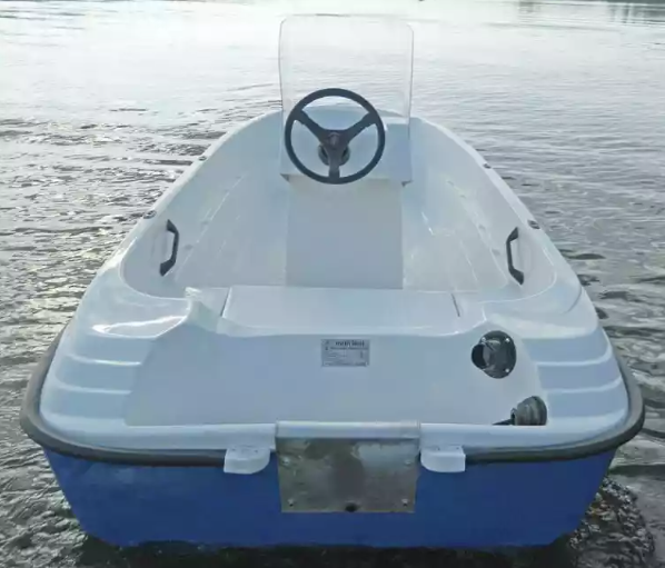 Стеклопластиковая лодка Пингвин с консолью (тримаран) в Салавате