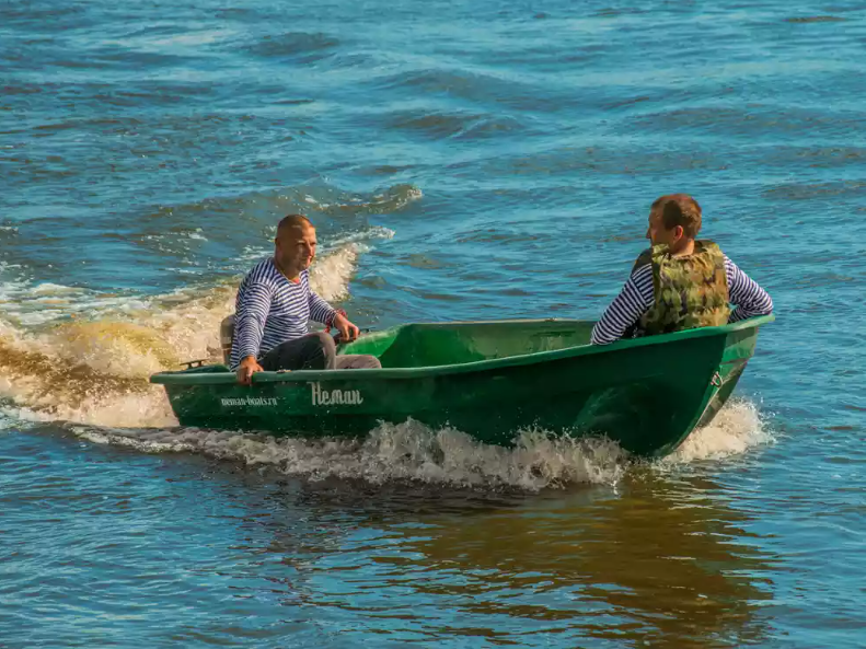 Стеклопластиковая лодка Neman-340 (тримаран) в Салавате
