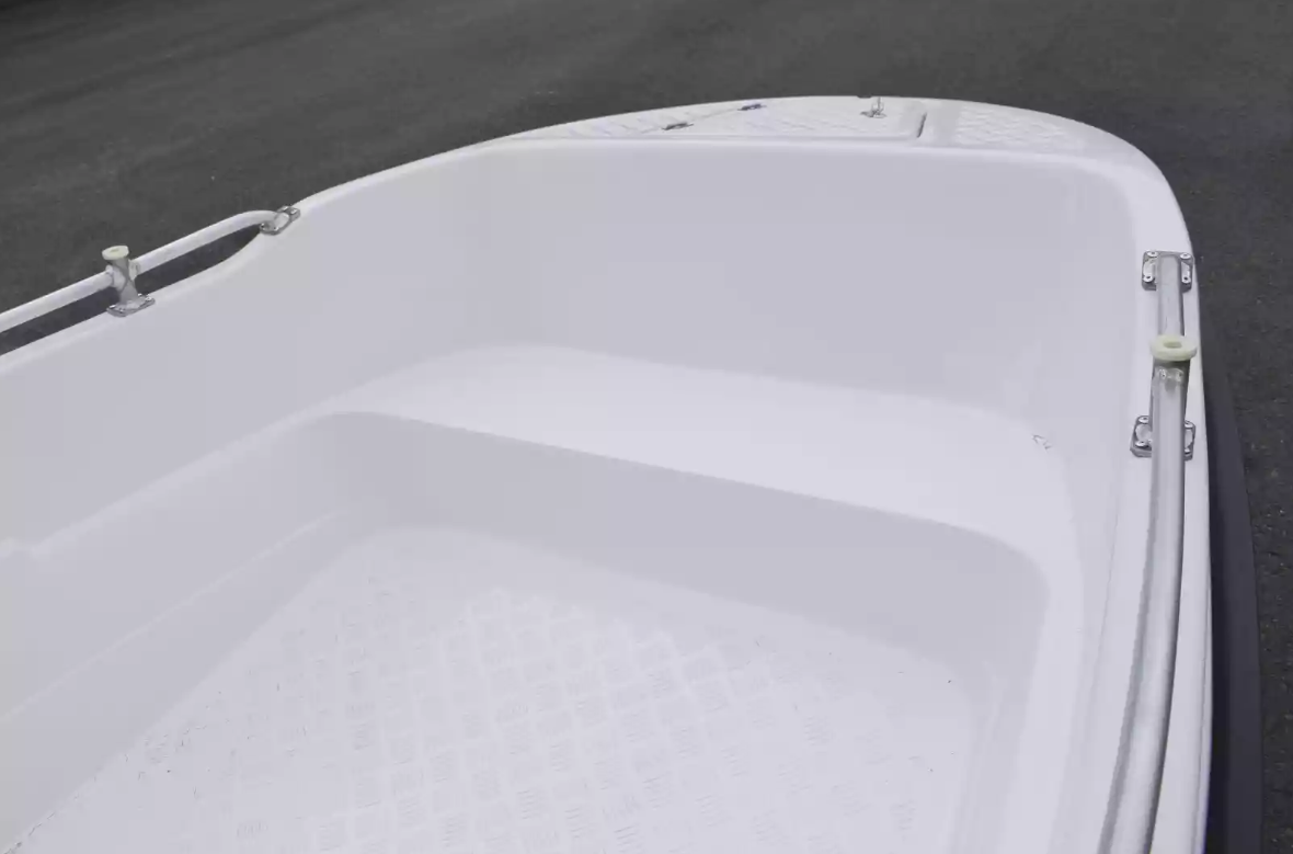 Стеклопластиковая лодка Пингвин New (тримаран) в Салавате