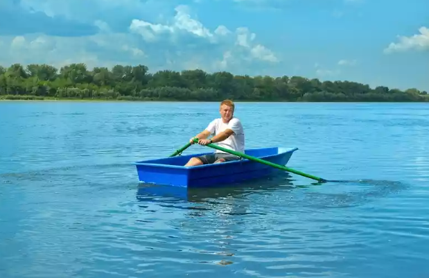 Стеклопластиковая лодка Малютка в Салавате