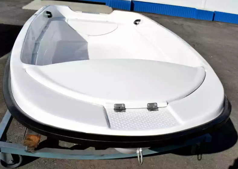 Стеклопластиковая лодка Пингвин (тримаран) в Салавате