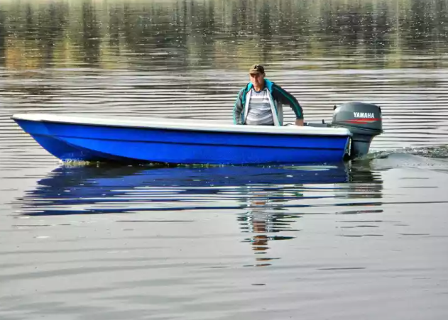 Стеклопластиковая лодка Wyatboat 430 тримаран в Салавате