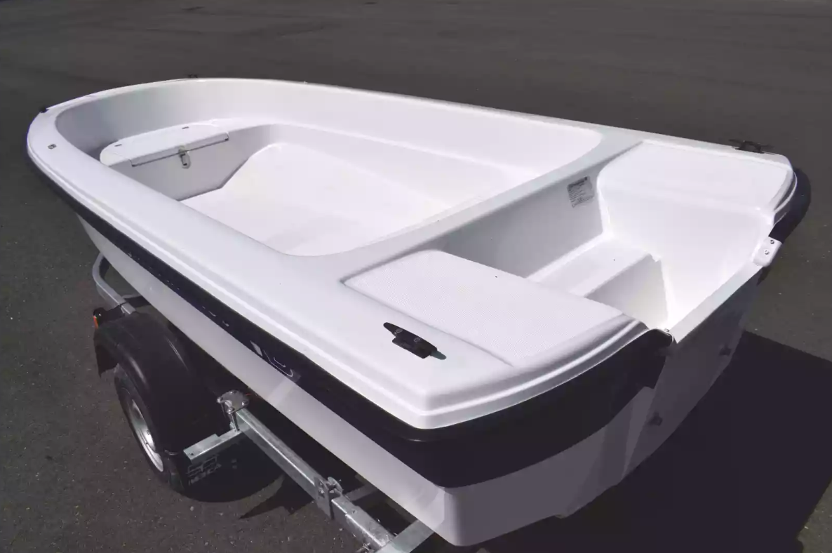 Стеклопластиковая лодка Wyatboat 430 тримаран в Салавате