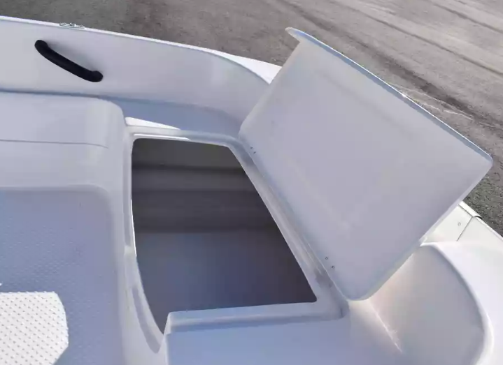 Стеклопластиковая лодка Пингвин (тримаран) в Салавате